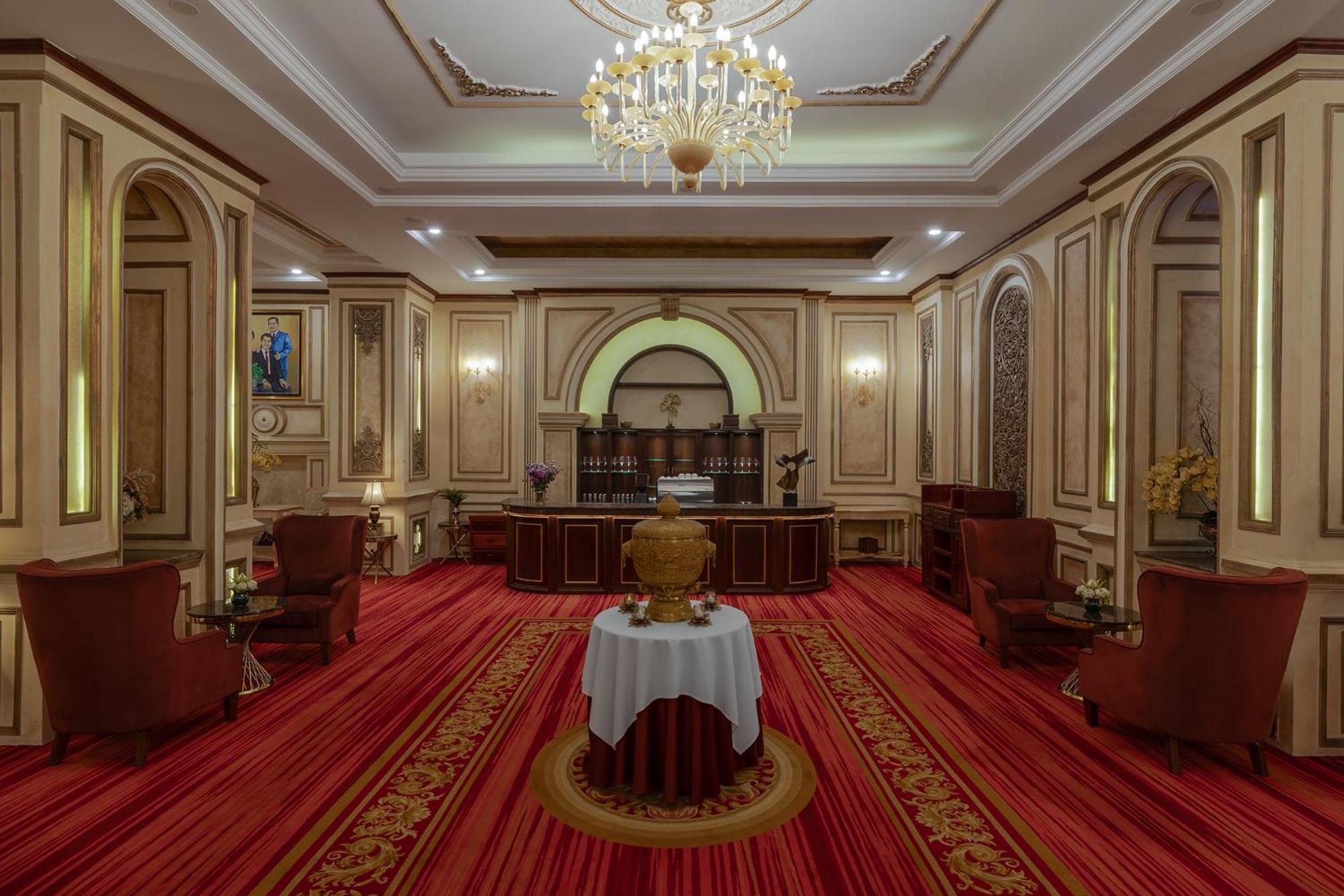 Anik Palace Hotel Пномпень Экстерьер фото